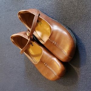 Kelso earth negative heels sandals
